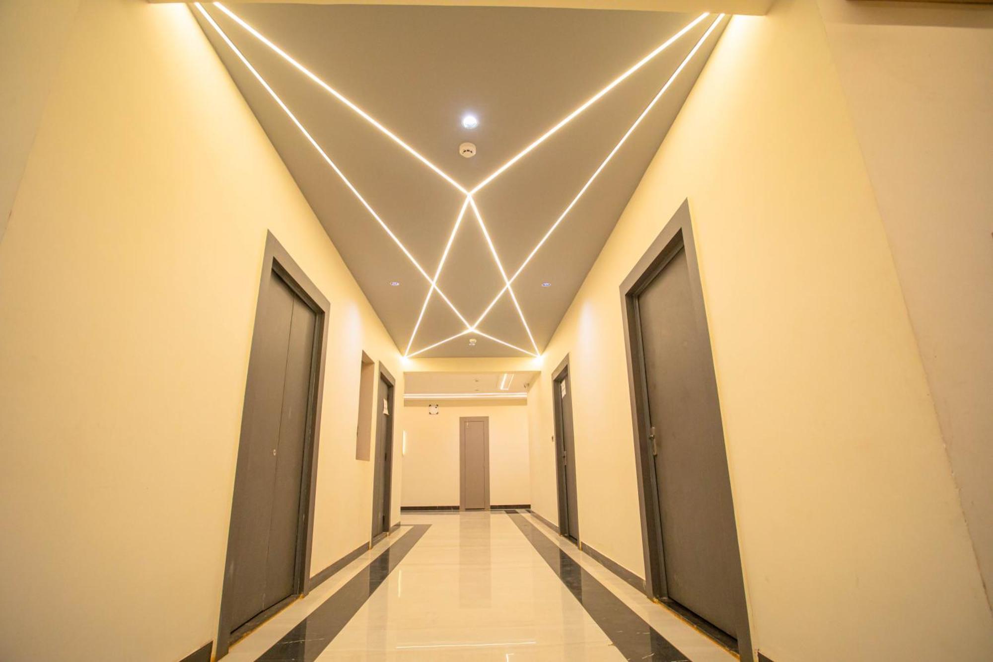 Hotel Miracle 2Km From Mahakal Temple Ujjain Esterno foto