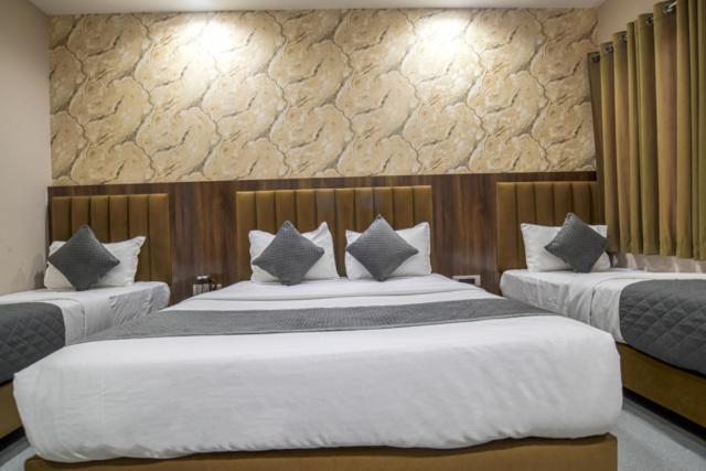Hotel Miracle 2Km From Mahakal Temple Ujjain Esterno foto