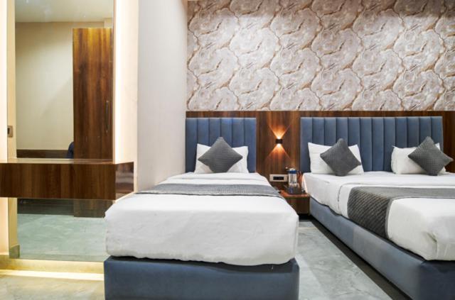 Hotel Miracle 2Km From Mahakal Temple Ujjain Esterno foto