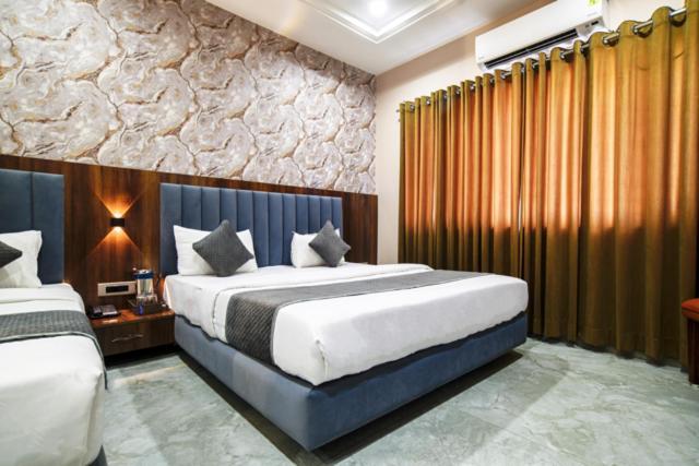 Hotel Miracle 2Km From Mahakal Temple Ujjain Esterno foto